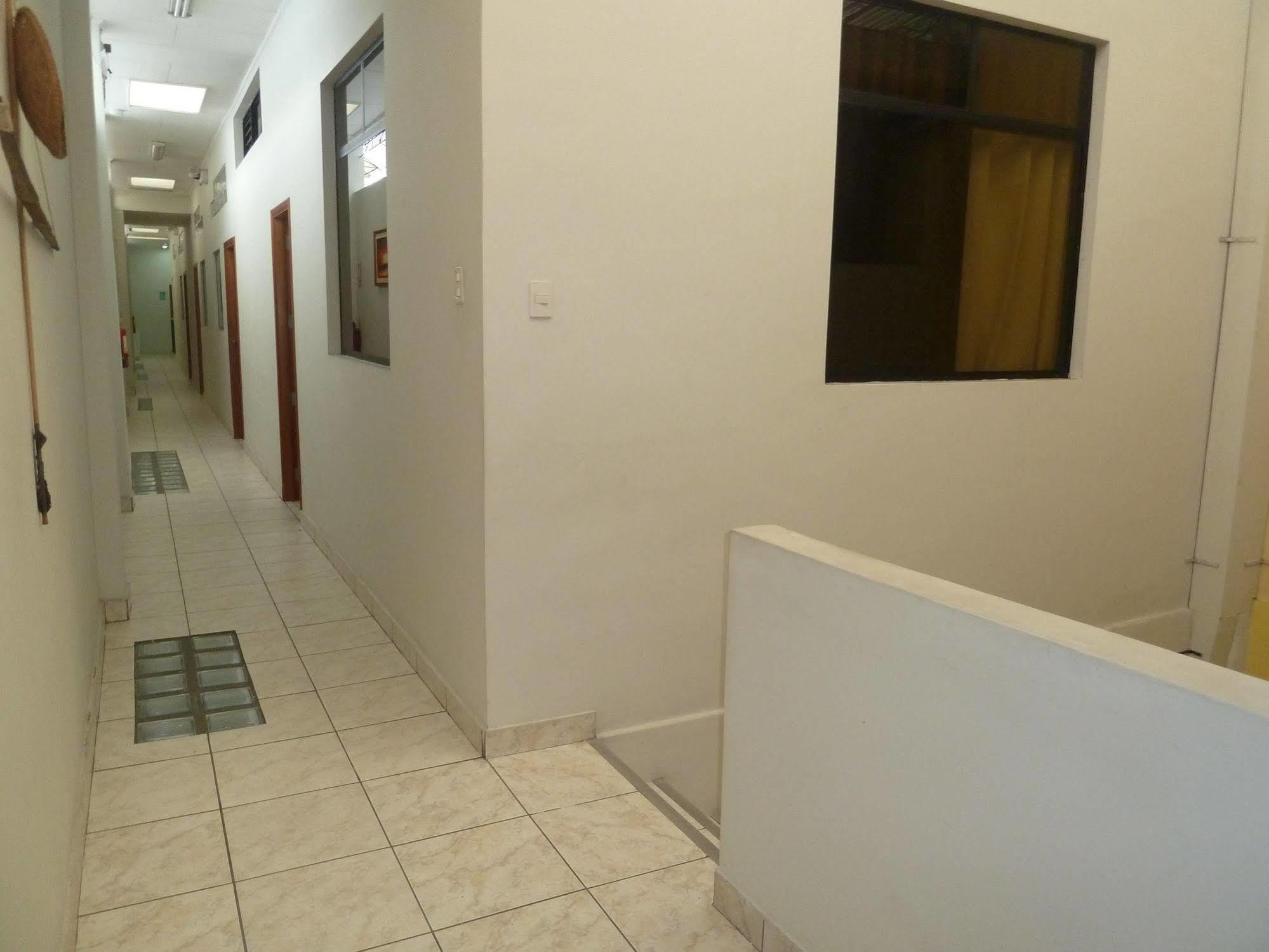 Hostal Huayruro Iquitos Exterior photo